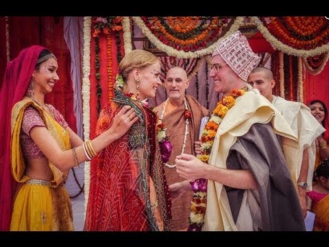 Featured image for “A Hindu Wedding for a Western Couple in Vrindavan, India”